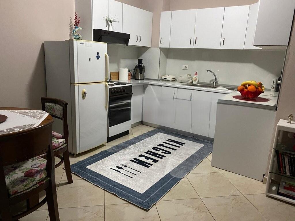 Apartament 1+1 për qira Spitali Amerikan 3, Pranë Golden Park