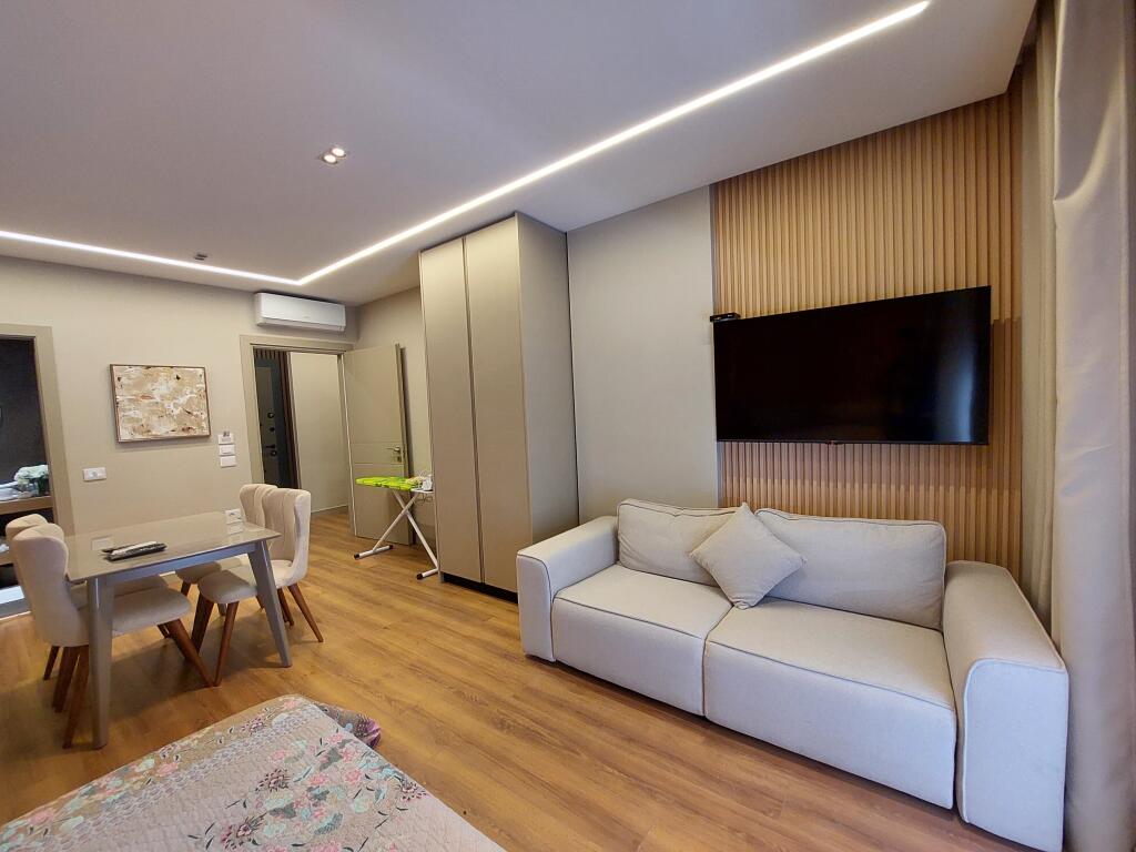 ESKLUZIVE në Lungomare, Vlorë! Shitet apartament 2+1+2 + post parkimi,