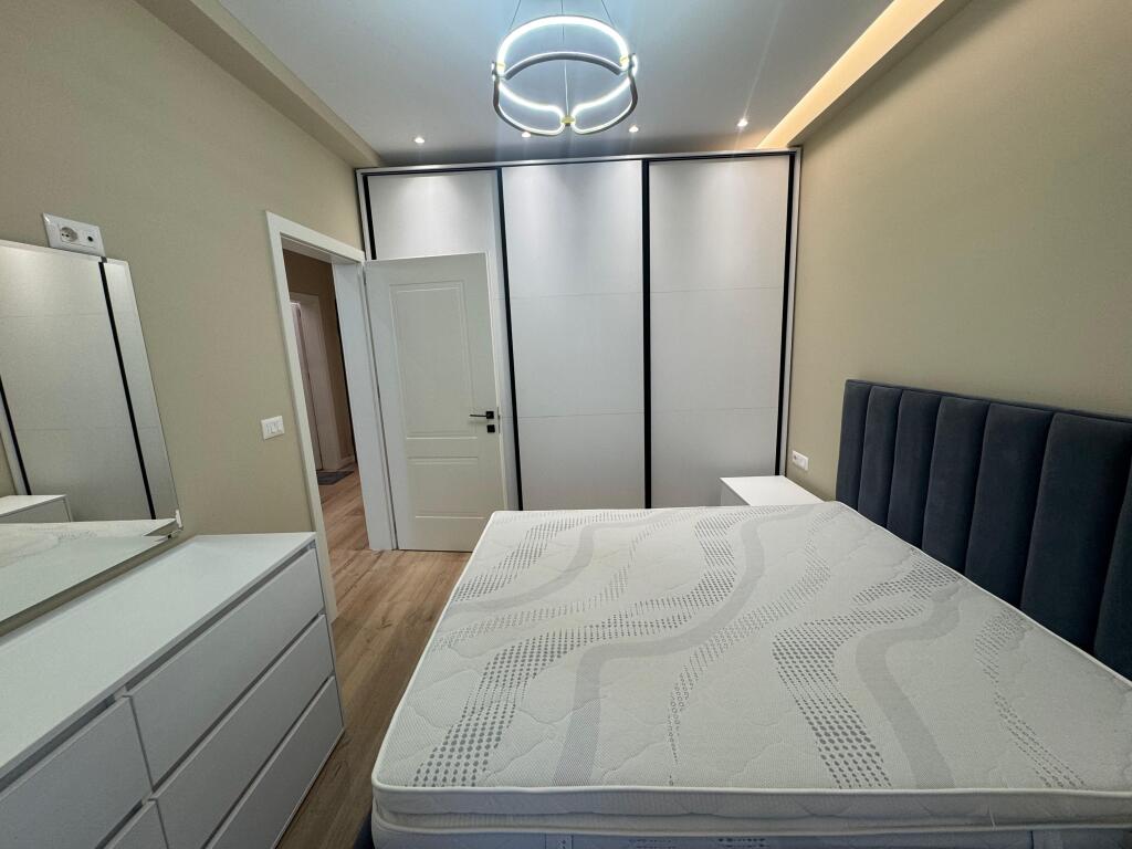 Jepet me qira super apartament 2+1 te Bulevardi i Ri