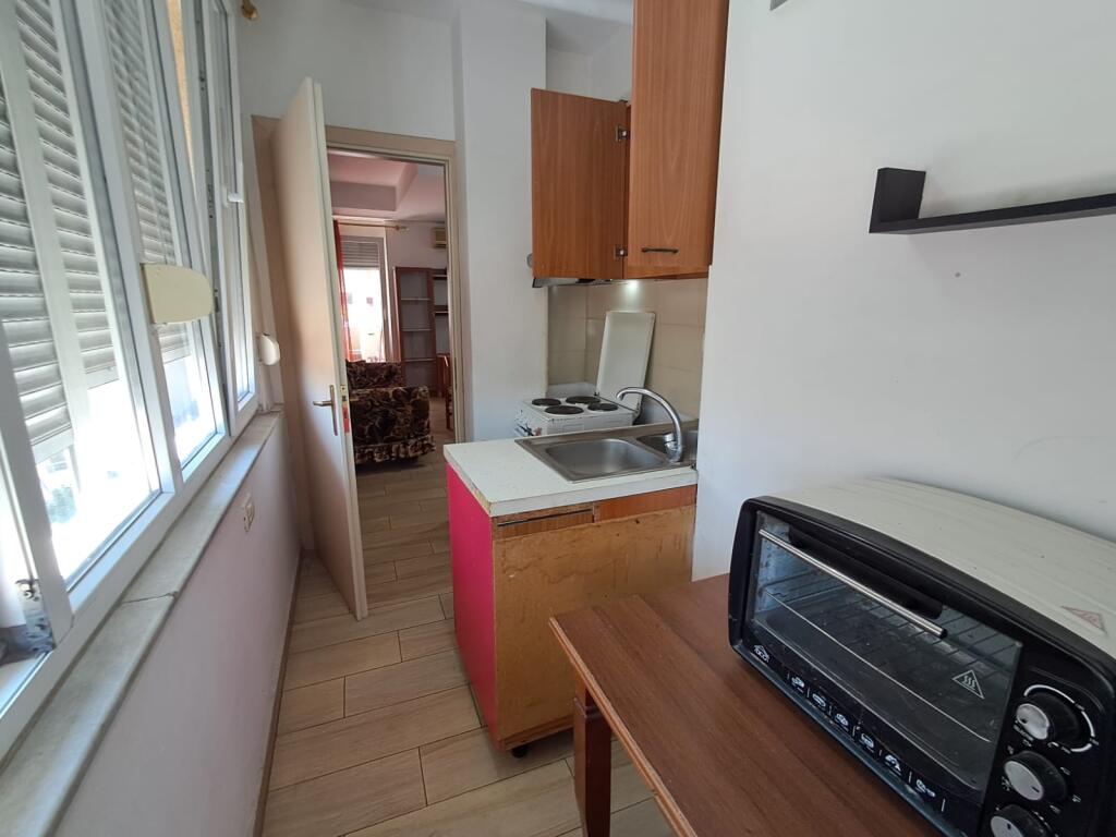 Appartamento 1+1 in affitto al 4° piano di una villa, Durazzo