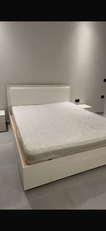 Një apartament 1+1 jepet me qera tek Shkolla Bashkuar