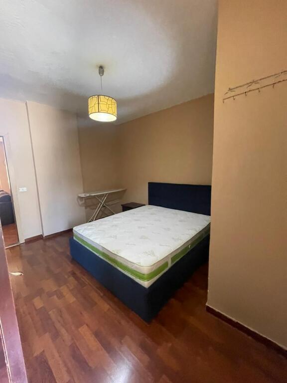 Shitet Apartament 1+1 RR.ELBASANIT Prane LION PARK