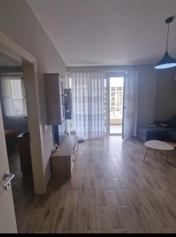 Apartament  për qira 1+1 + 1 vend parkimi (Fusha e aviacionit)
