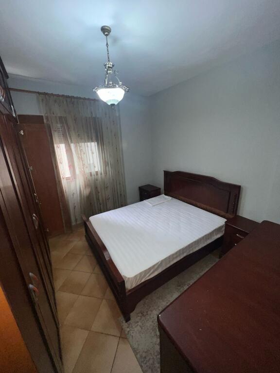 Apartament me qera 3+1 te Komuna e Parisit!