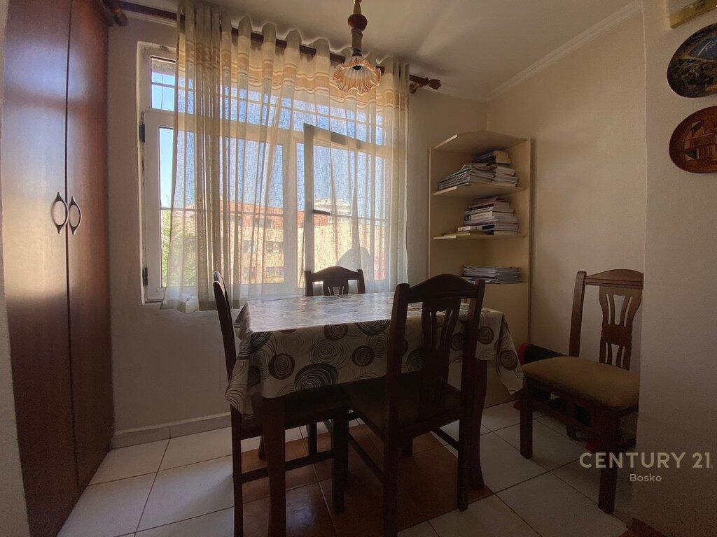 APARTMENT 1+1 DIBRA STREET, MEDRESE!