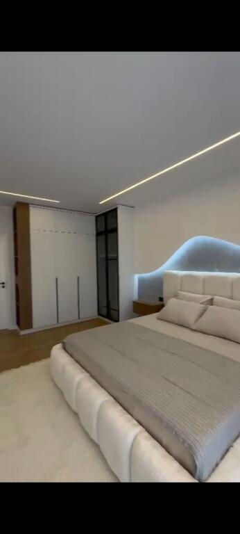 Shitet: Apartament 2+1+2 Petro Nini,(Le Bon)