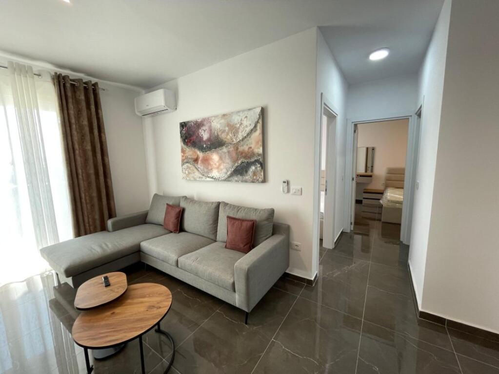 Super apartament 2+1 me qera tek Golden Park 3, përballë Amerikan 3.
