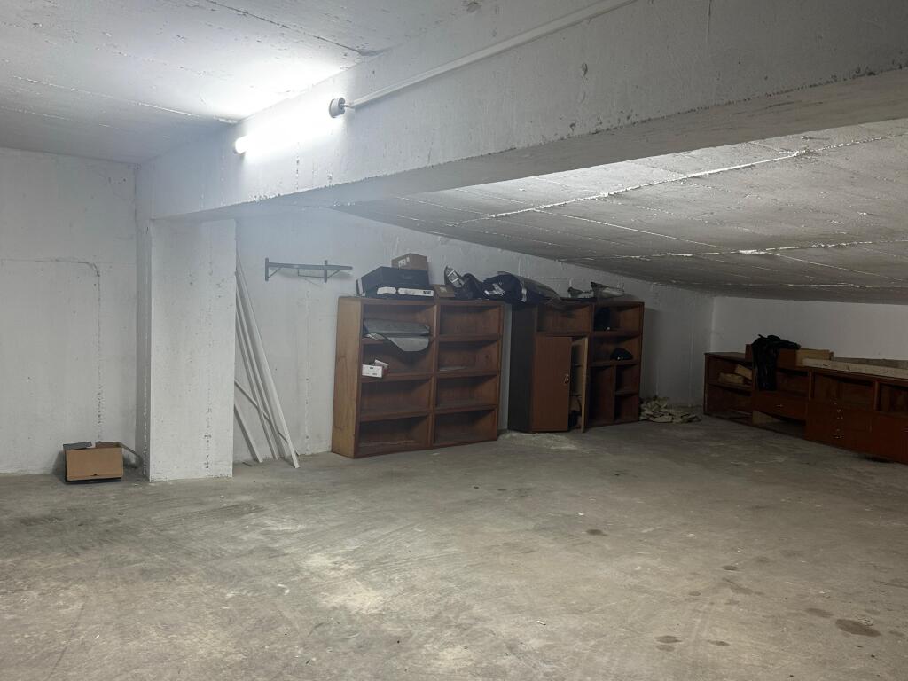 Garage for sale, Kika Complex, Paris Commune