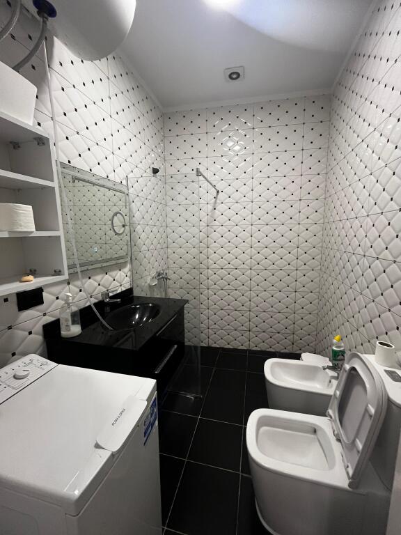Shtepi private 2+1 me oborr per Qira tek Sefer Efendiu - Durres.
