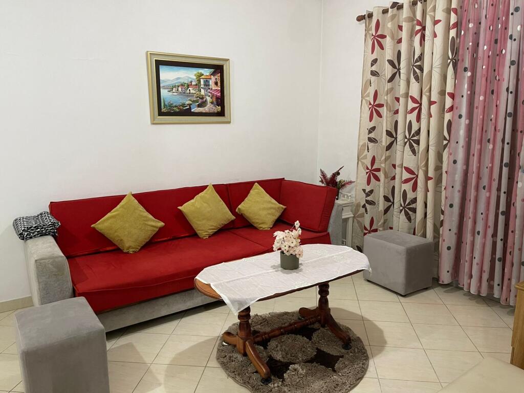 Apartament 2+1 për qira, mbrapa bar Oslo Astir