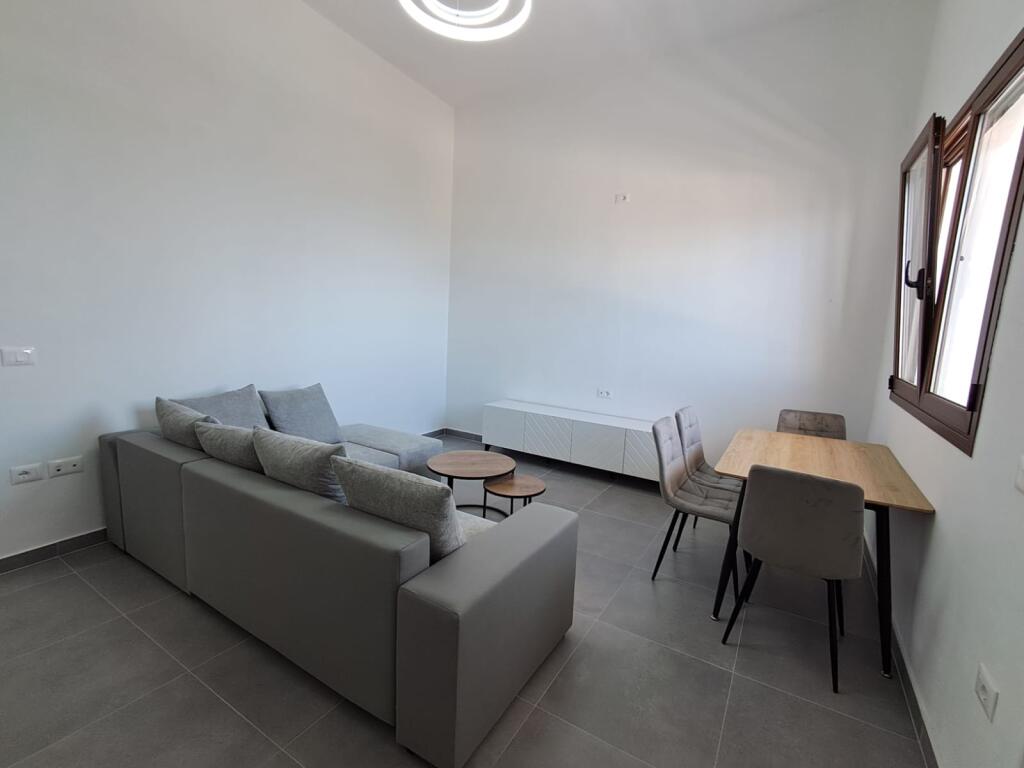 Jepet me qira apartament 1+1 pranë Kodrës së Kuajve, Durrës