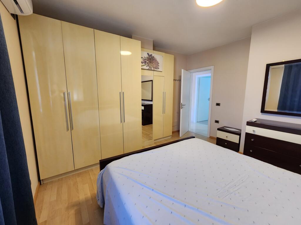 Apartament me qira: 3+1 & 2 ballkone 📍Qendër/ pazari ri (100 m2)
