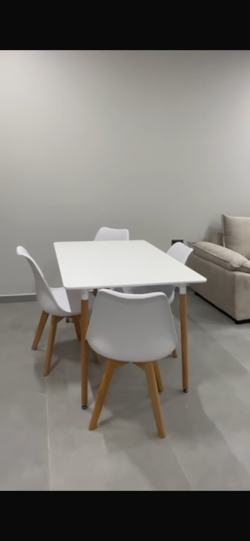 Një apartament 1+1 jepet me qera tek Shkolla Bashkuar