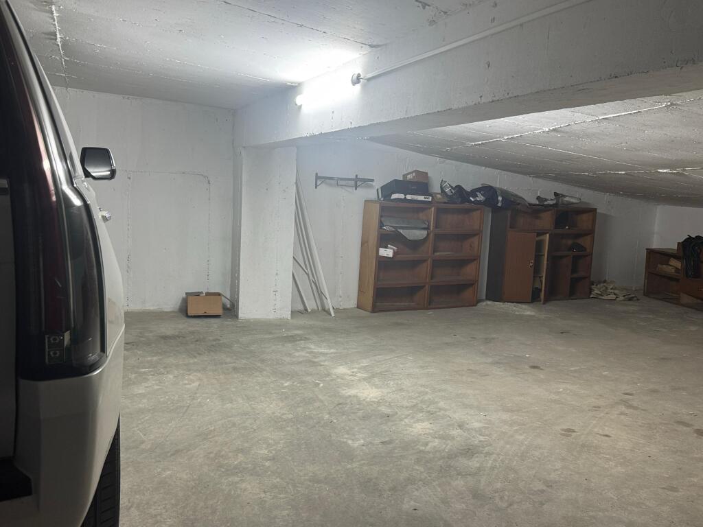 Garage for sale, Kika Complex, Paris Commune