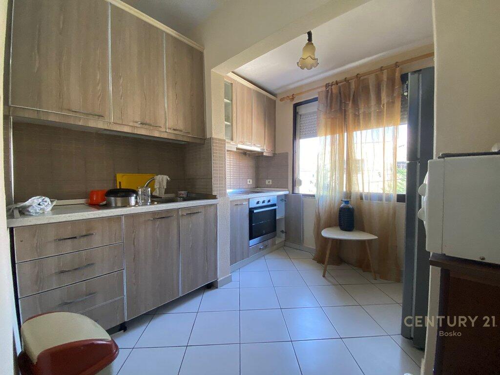 APARTMENT 1+1 DIBRA STREET, MEDRESE!