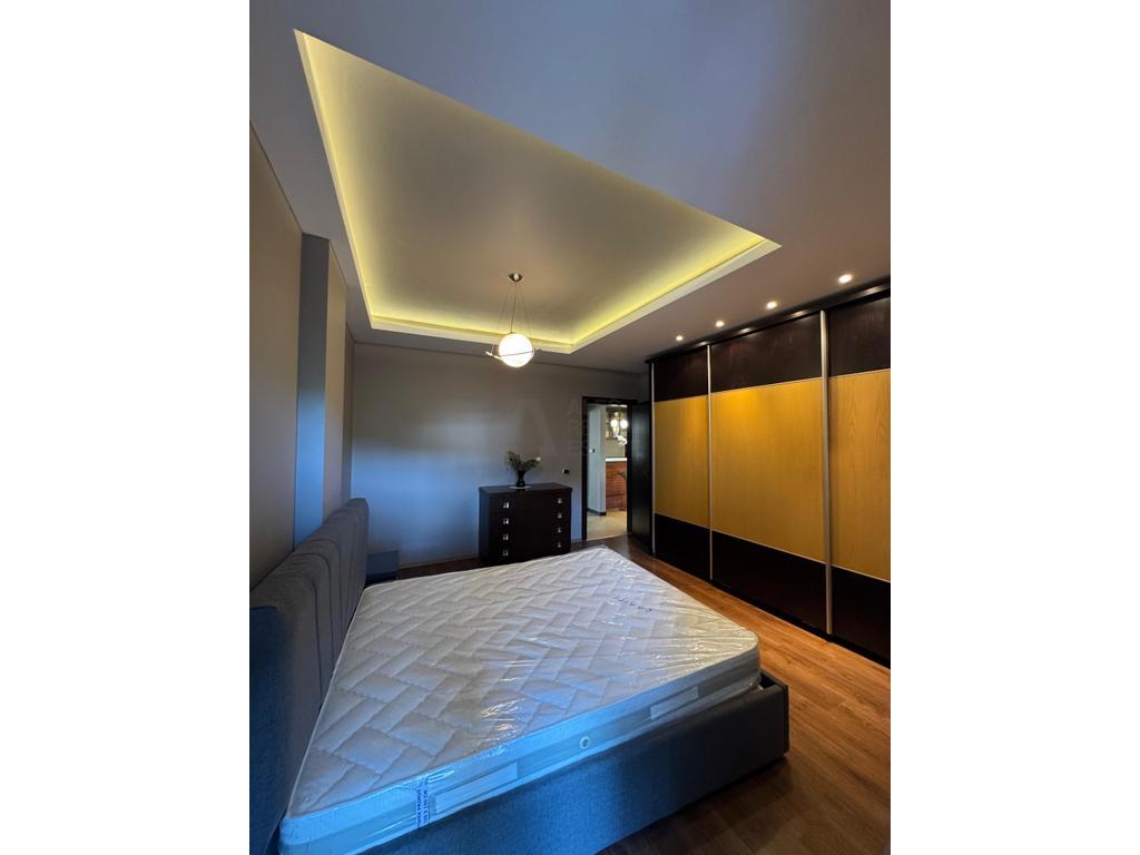Apartament 3+1+2 tualete për qira pranë "Kodra e Diellit 1"