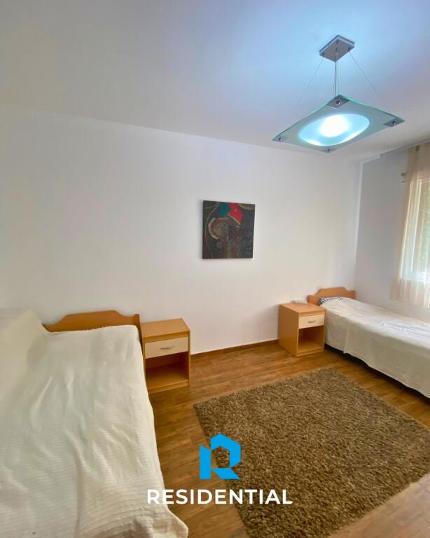Tek Kodra E Diellit 1, Jepet Me Qira Apartament 2+1 I Mobiluar!