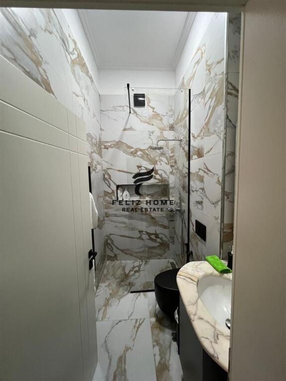 SHITET APARTAMENT 1+1 QENDËR