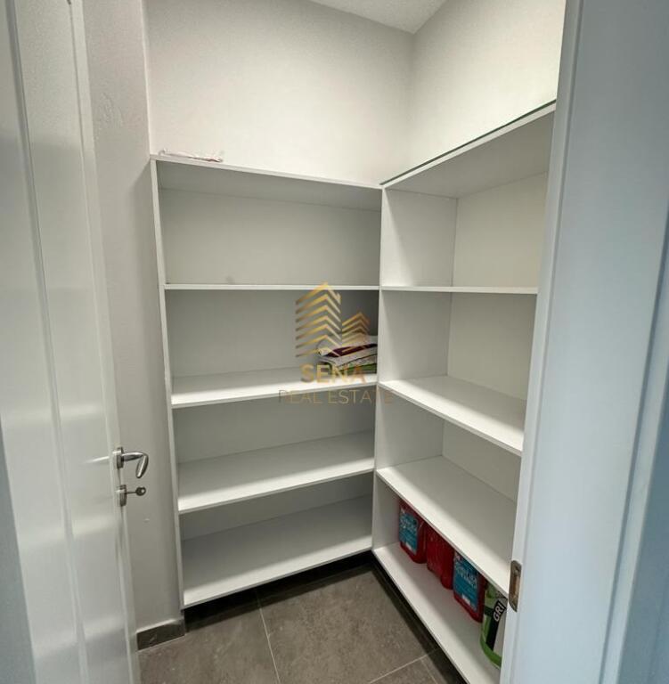 Shitet, Apartament 2+1+2+2blk, i diskutueshëm