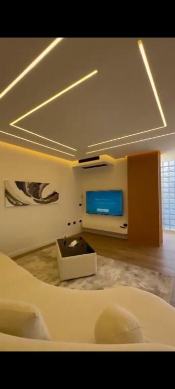 Shitet: Apartament 2+1+2 Petro Nini,(Le Bon)