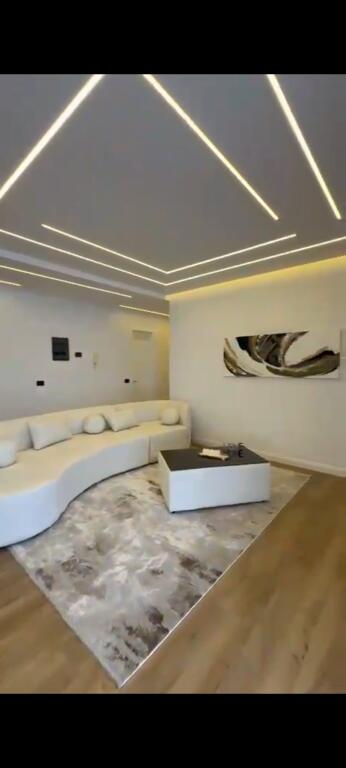 Shitet: Apartament 2+1+2 Petro Nini,(Le Bon)
