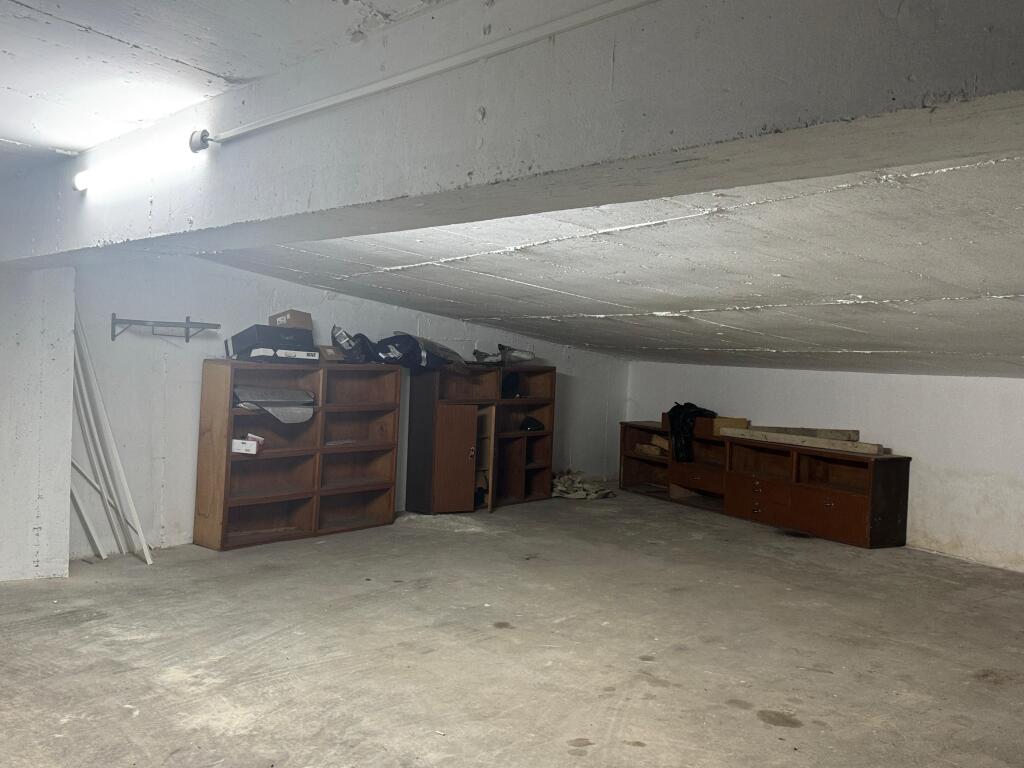 Garage for sale, Kika Complex, Paris Commune