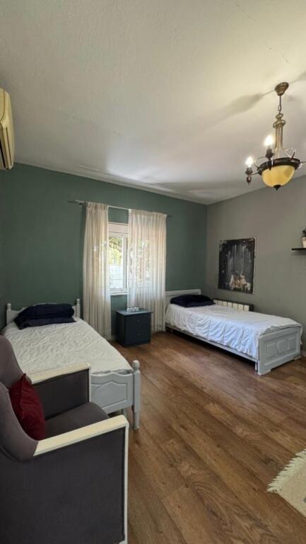 Studio for rent in Zogu Zi
