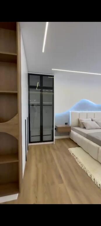 Shitet: Apartament 2+1+2 Petro Nini,(Le Bon)