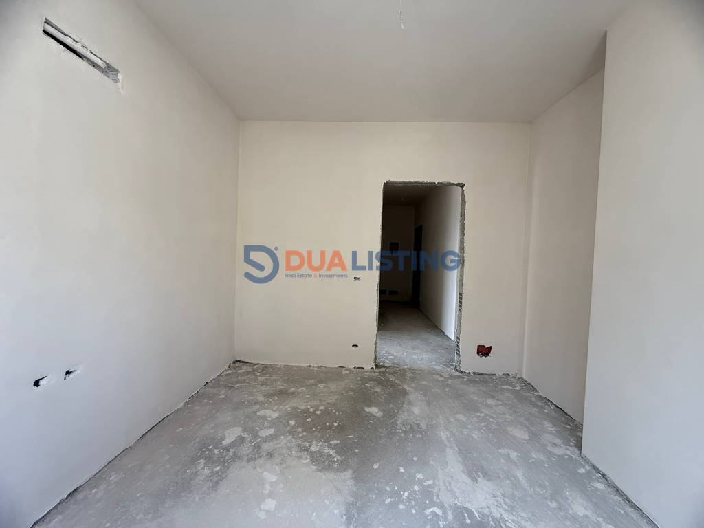 Shesim Apartament 2+1 me super cmim te Univers City!