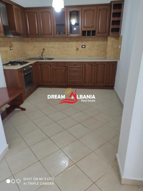 Apartament 1+1 ne shitje, prane Shkolles se Bashkuar (ID 4119423)
