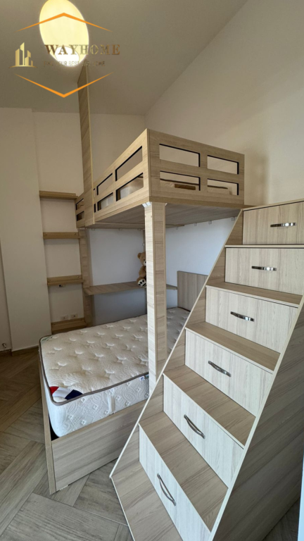 Shtëpi 2+1+2+parkim tek Rruga Peti