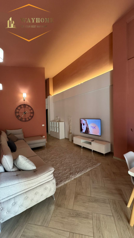 Shtëpi 2+1+2+parkim tek Rruga Peti