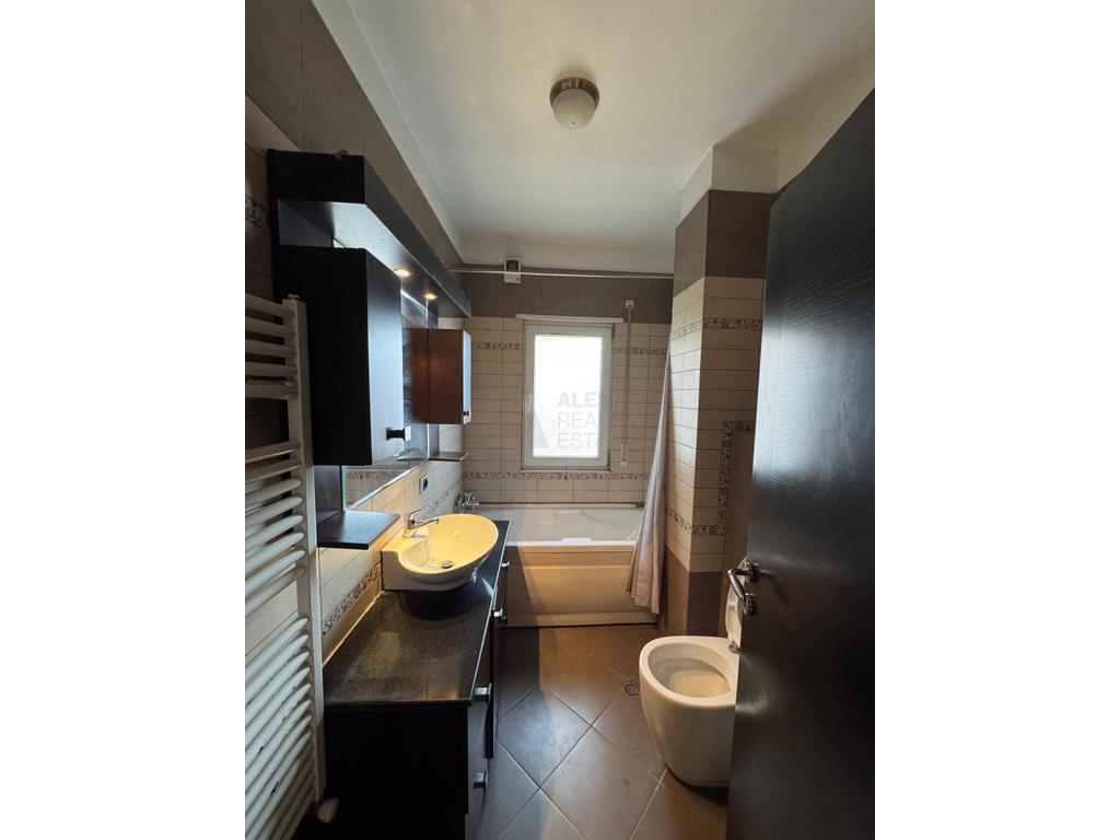 Apartament 3+1+2 tualete për qira pranë "Kodra e Diellit 1"