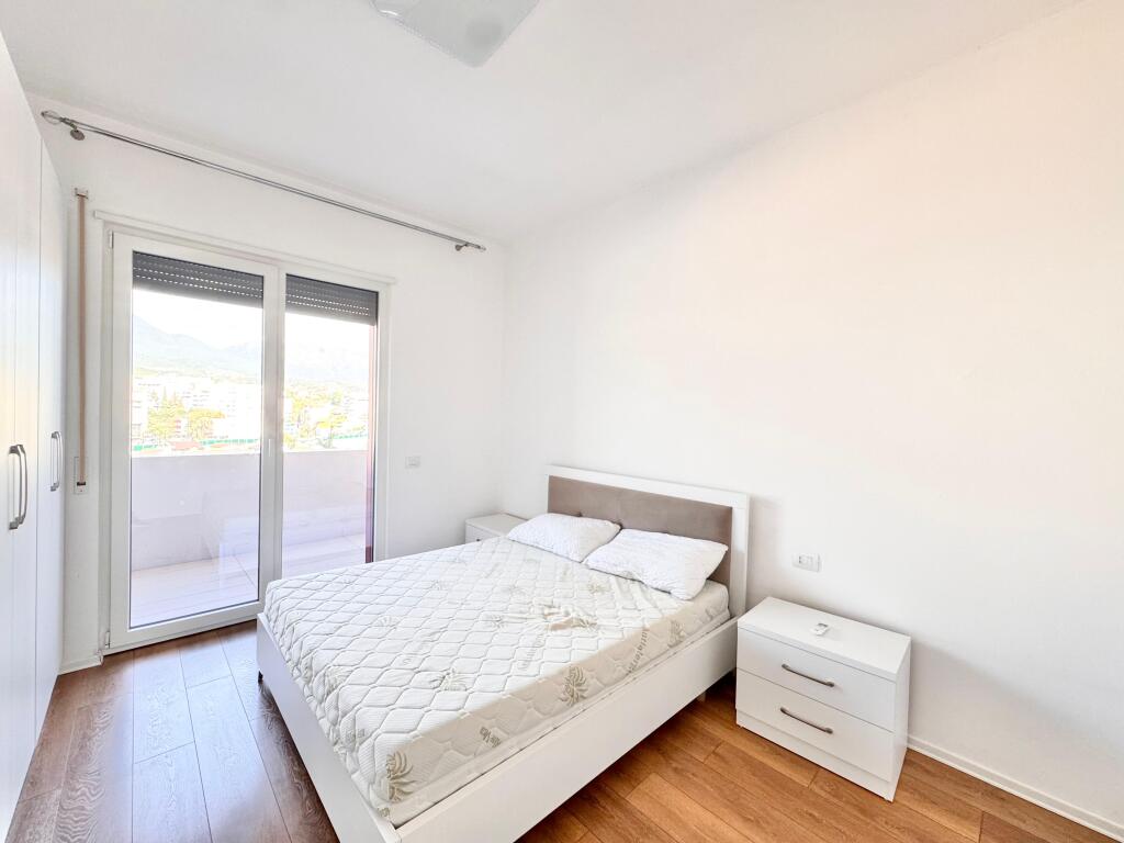 APARTAMENT ME QIRA 2+1+POST PARKIMI KINOSTUDIO
