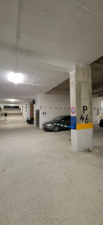 Apartament  për qira 1+1 + 1 vend parkimi (Fusha e aviacionit)
