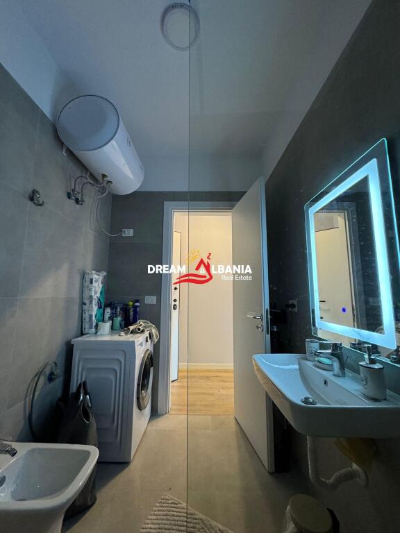 Apartament 1+1 me qera tek Bulevardi Zogu I prane Stacionit te Trenit ne Tirane (ID 42111410)