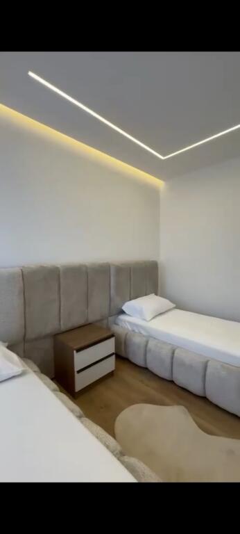 Shitet: Apartament 2+1+2 Petro Nini,(Le Bon)