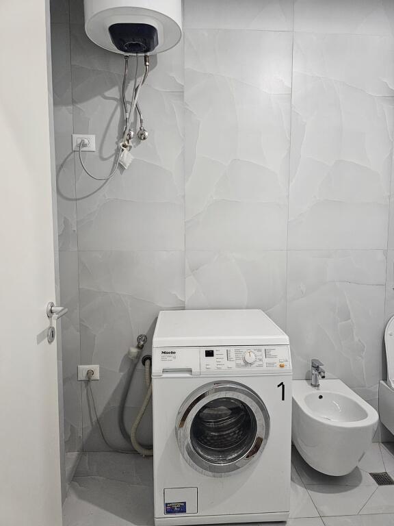Jepet apartament 1+1 me qera tek Kompleksi Mangalem, Ali Dem.