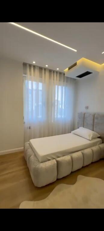 Shitet: Apartament 2+1+2 Petro Nini,(Le Bon)
