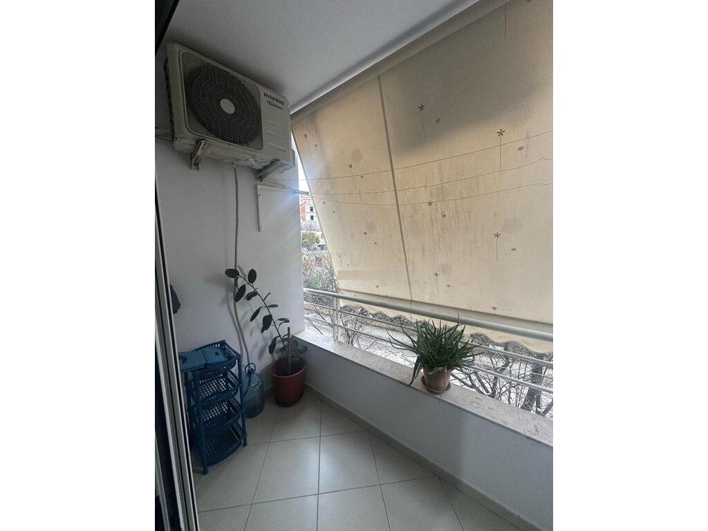 APARTAMENT ME QIRA 2+1+2 TEK FRESKU