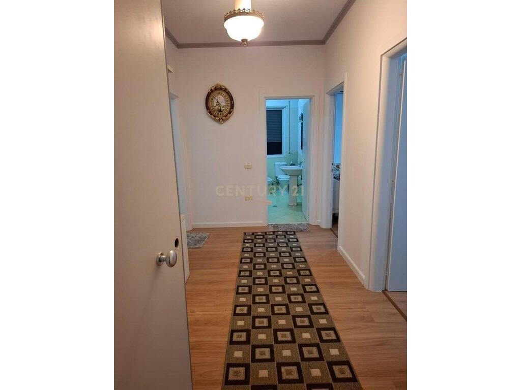 APARTAMENT ME QIRA 2+1+2 TEK FRESKU