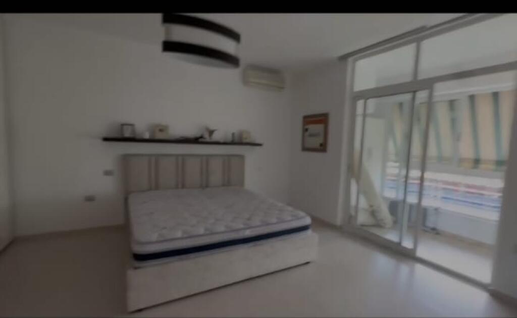 Një apartament 2+1 jepet me qera tek Kika 1, komuna e Parisit.