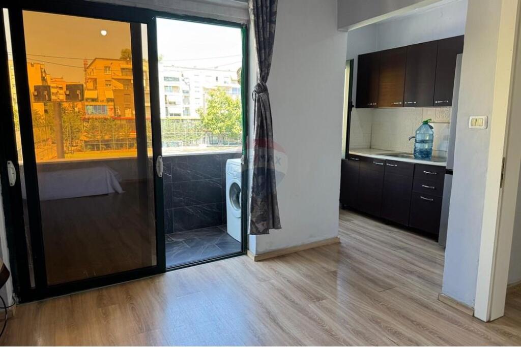 APARTAMENT 1+1 & DEPO PER SHITJE NE LAPRAKE