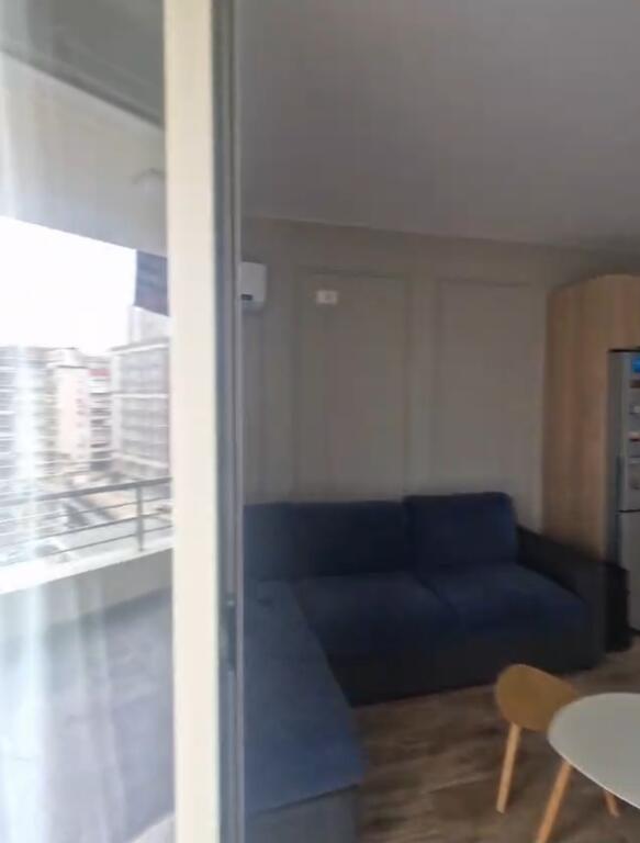 Apartament  për qira 1+1 + 1 vend parkimi (Fusha e aviacionit)