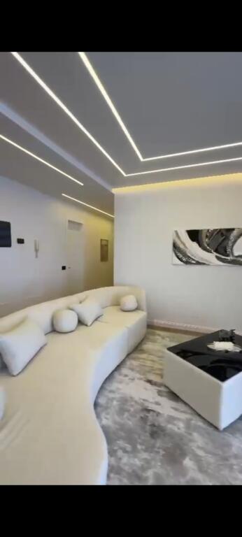 Shitet: Apartament 2+1+2 Petro Nini,(Le Bon)