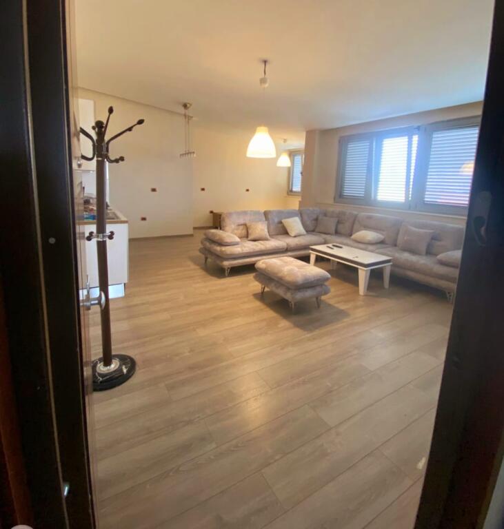 Apartament 1+1 me qira tek Fusha e Aviacionit