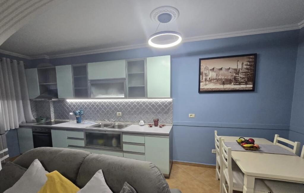 Jepet Me Qera Apartament 2+1+1 Ballkon