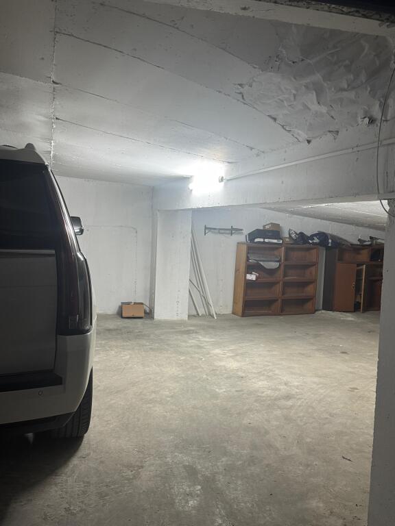Garage for sale, Kika Complex, Paris Commune