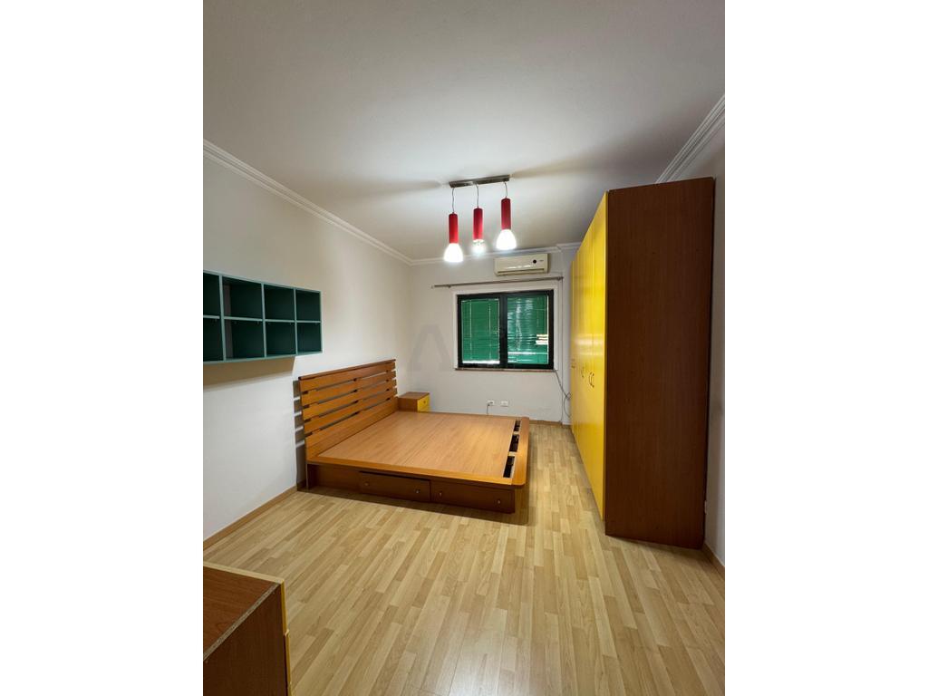 Apartament 2+1+2 per qira tek Stacioni Trenit