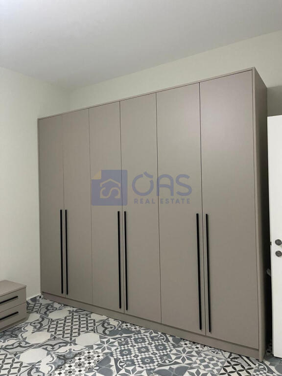 Apartament 2+1 për qira në Rrugën Siri Kodra